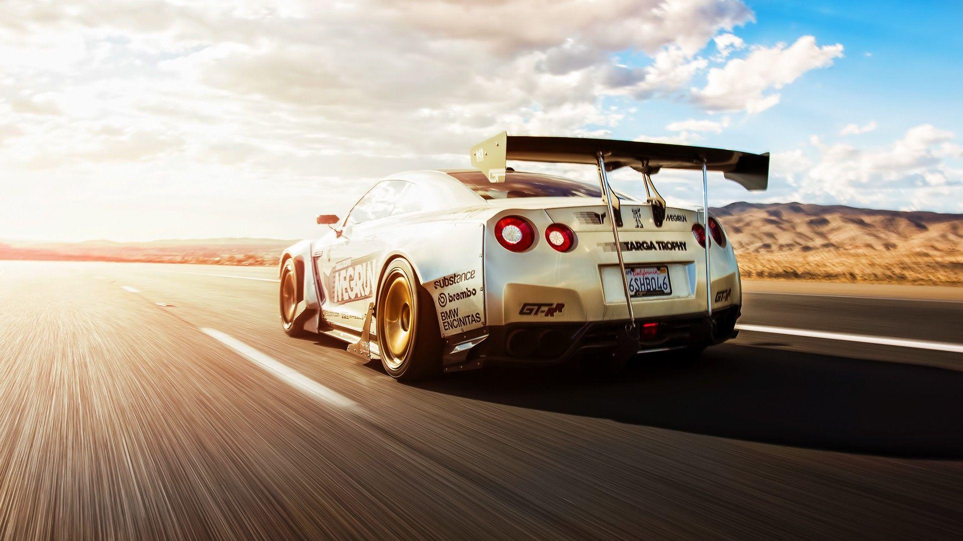 images of a nissan gtr